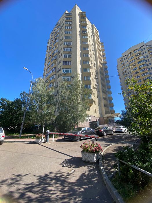 Здам свою 1-кімнатну квартиру  метро Лівобережна