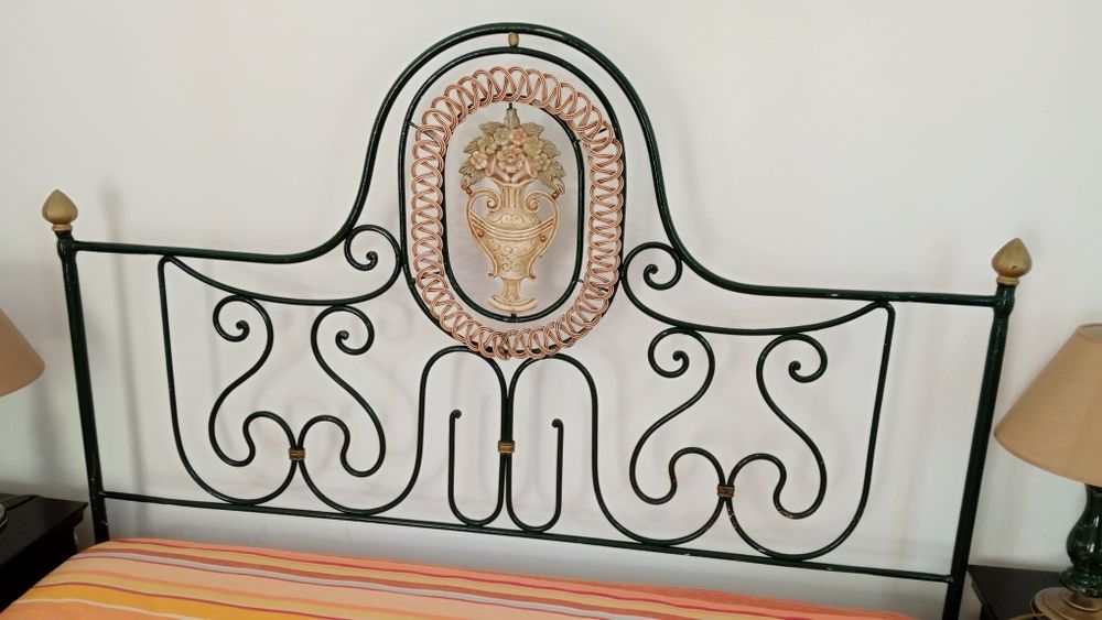 Cama de Casal de Ferro usada