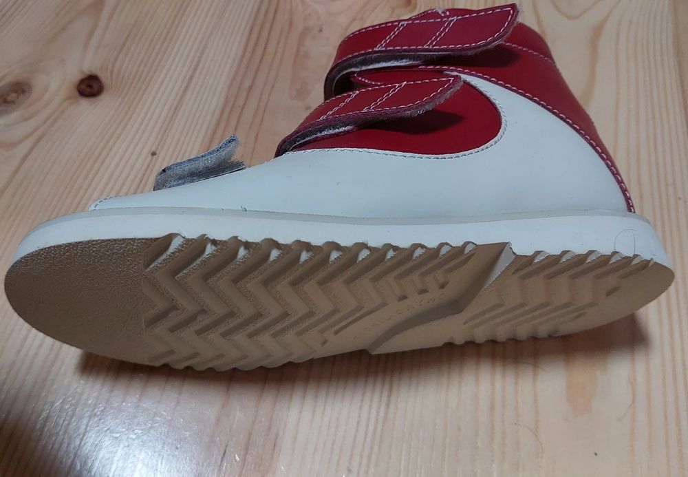 Нові ортопедичні босоніжки розмір 35 устілка ВП-2