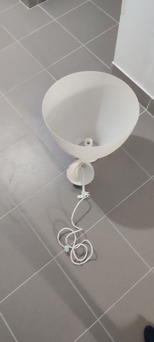 Lampa bez żarówki
