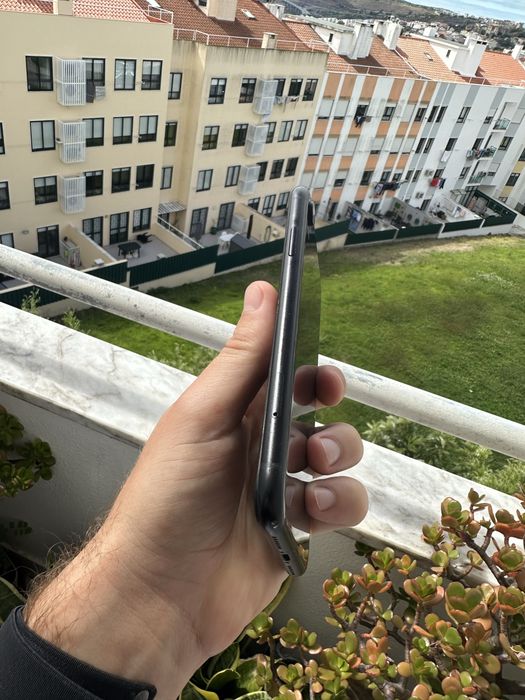 iPhone XR 64gb com bateria nova
