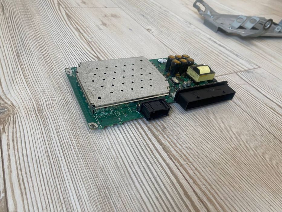 Підсилювач антени AUDI TT 8J0035223 C