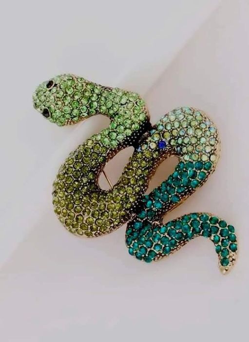 Alfinete de peito lindíssimo novo com etiqueta