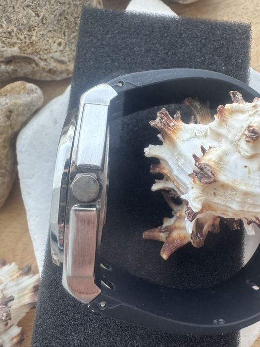 Стильний чоловічий годинник