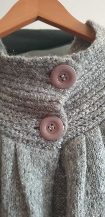 Colete de malha cinza