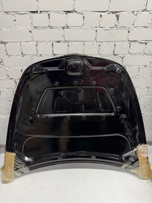Оригінальний Капот на Tesla mY