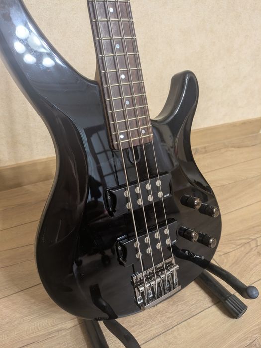 Бас-гітара Yamaha TRBX304