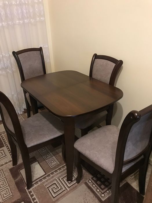 Стіл і 4 стільці