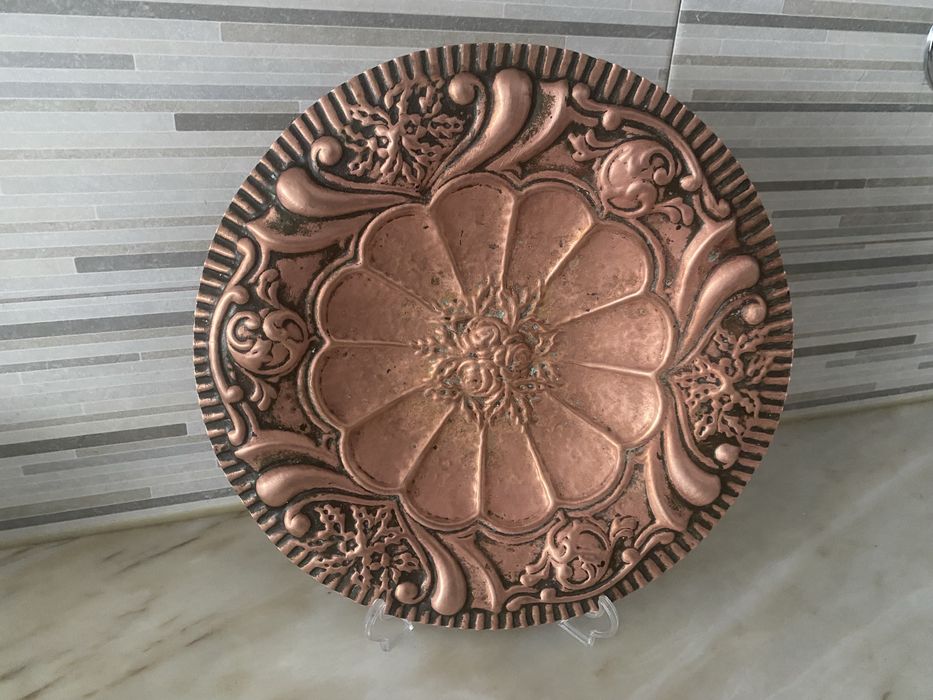 Prato fruteiro de cobre com 3 pés