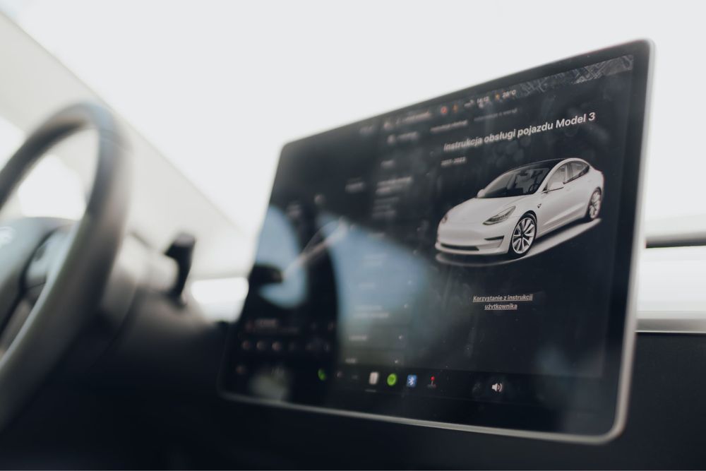 Wynajem Tesla Model 3