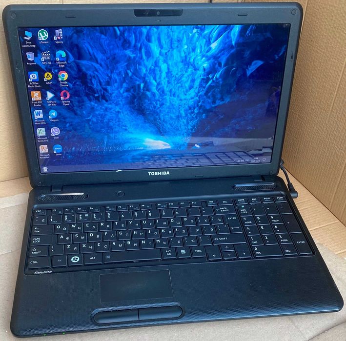 Ноутбук Toshiba C660 Pentium B960 RAM 4Gb HDD 320Gb Intel HD Graphics