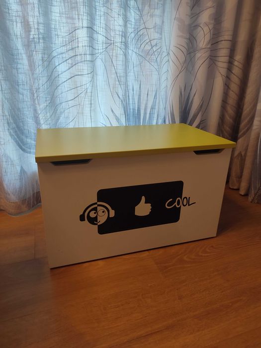 Komoda i skrzynia na zabawki MEBLIK