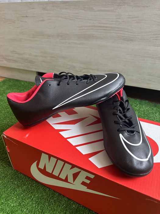 Футбольные сороконожки футзалки Nike Mercurial 40р новые найк
