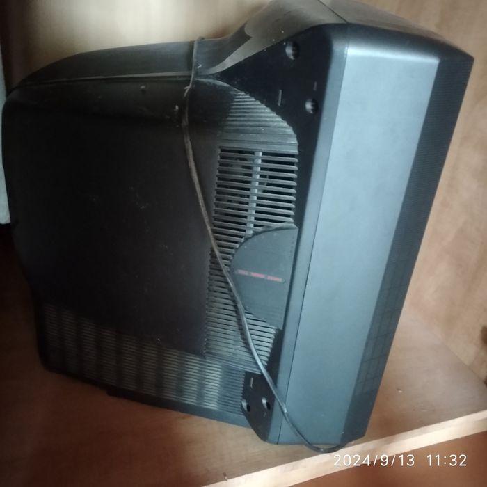 Телевизоры " SONY", " ВЕКО"- 1шт