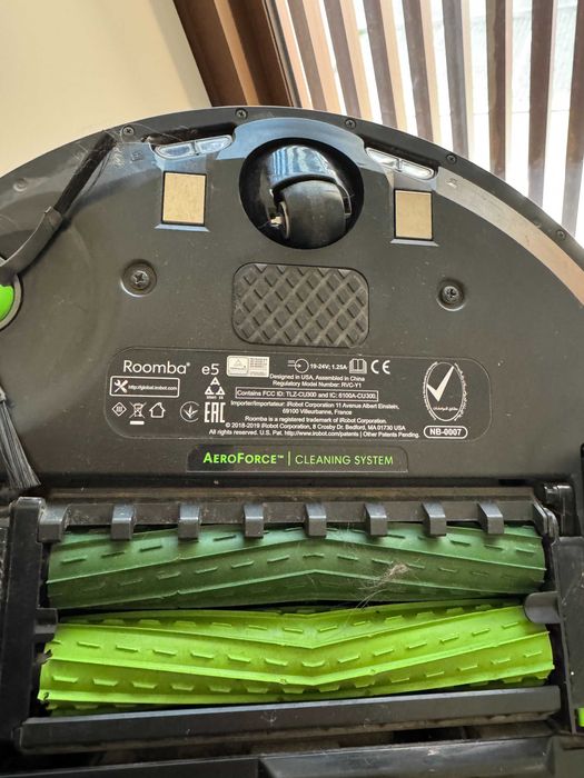 Aspirador iRobot Roomba e5 Usada