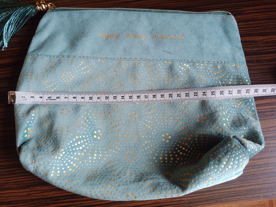 Duża kosmetyczka welurowa zamek