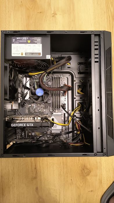 Komputer gamingowy z Windows 10 PRO, pasek RGB na przodzie *PRZECENA*