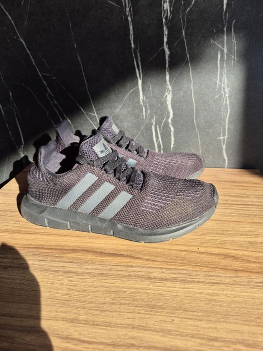 Oryginalne ADIDAS SWIFTRUN 38 buty damskie czarne