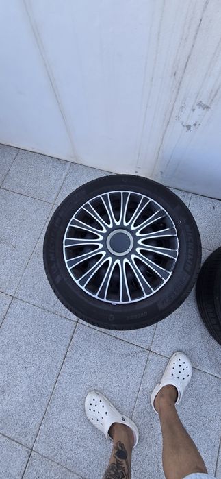 PNeus novos 15" com jantes para Citroën