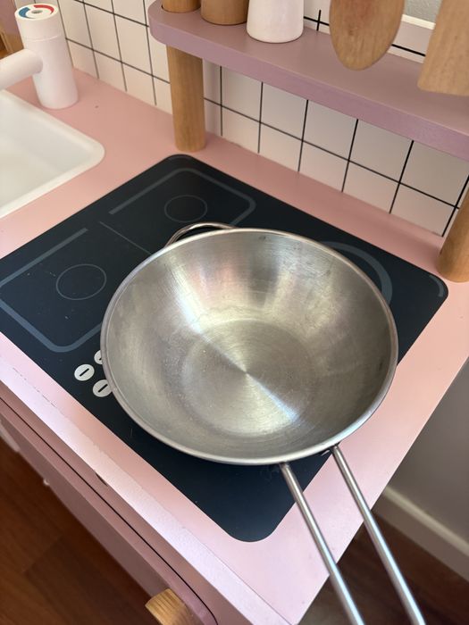 Cozinha de brincar em madeira