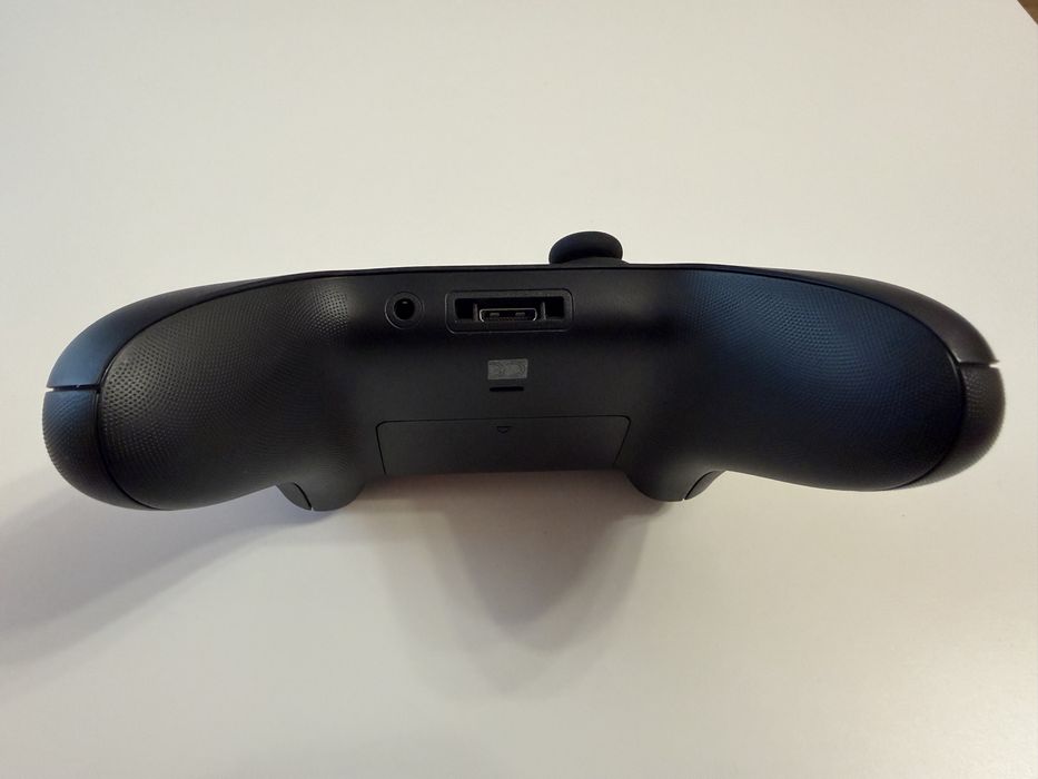 Kontroler bezprzewodowy Microsoft XBOX Carbon Black - stan idealny