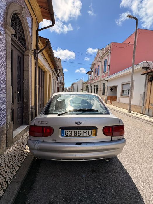 Venta de carro ford 1999