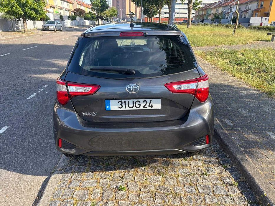 Toyota Yaris 1.0 VVTI foto 4