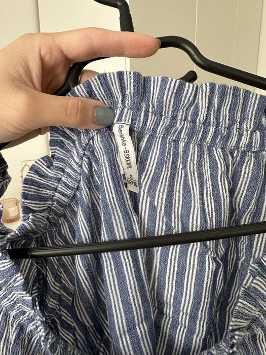 Top z krótkim rękawem Bershka S
