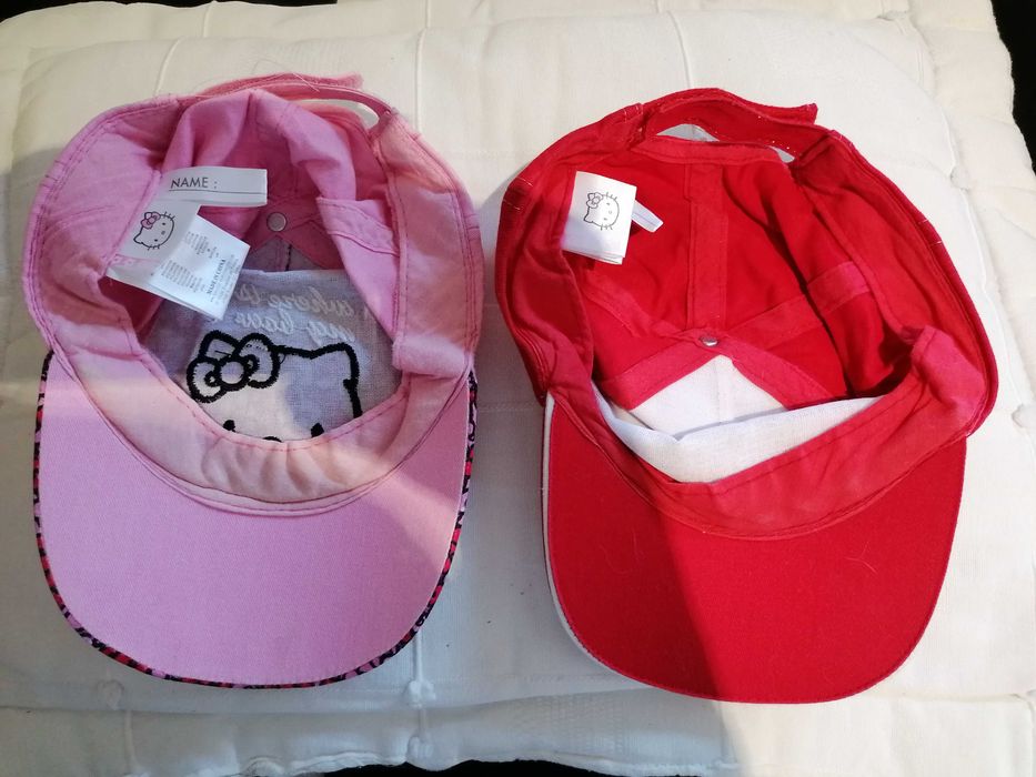 Hello Kitty - BONÉS  Muito Bom estado. Como novos.