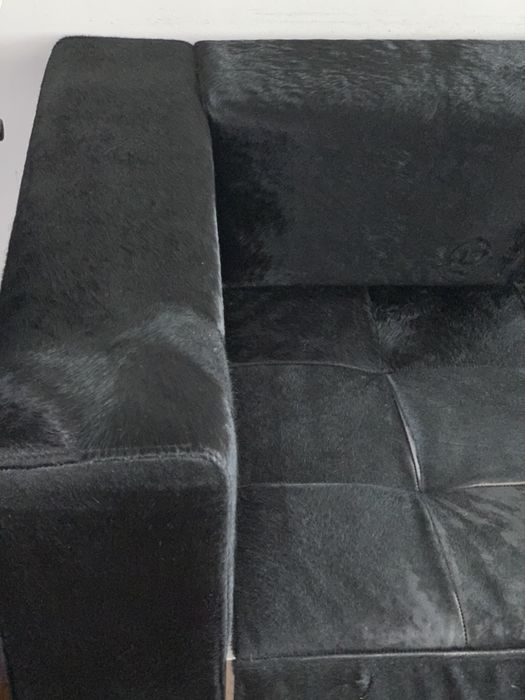 Sofá em pele de pónei