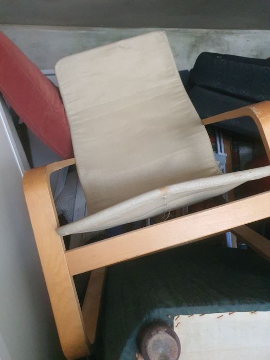 Dou sofas a quem vier primeiro ate fim.de Fevereiro urgente