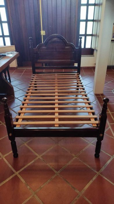 Vendo Cama Individual [mogno maciço]