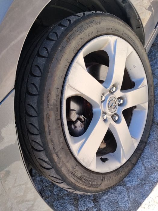 Mazda 5, com 7 lugares muito estimada
