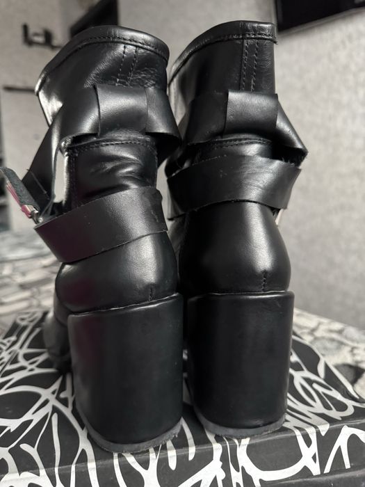 Продам зимние ботинки