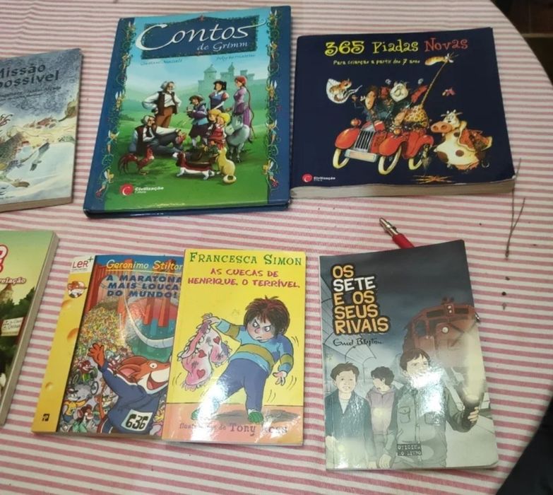 Vários livros para crianças
