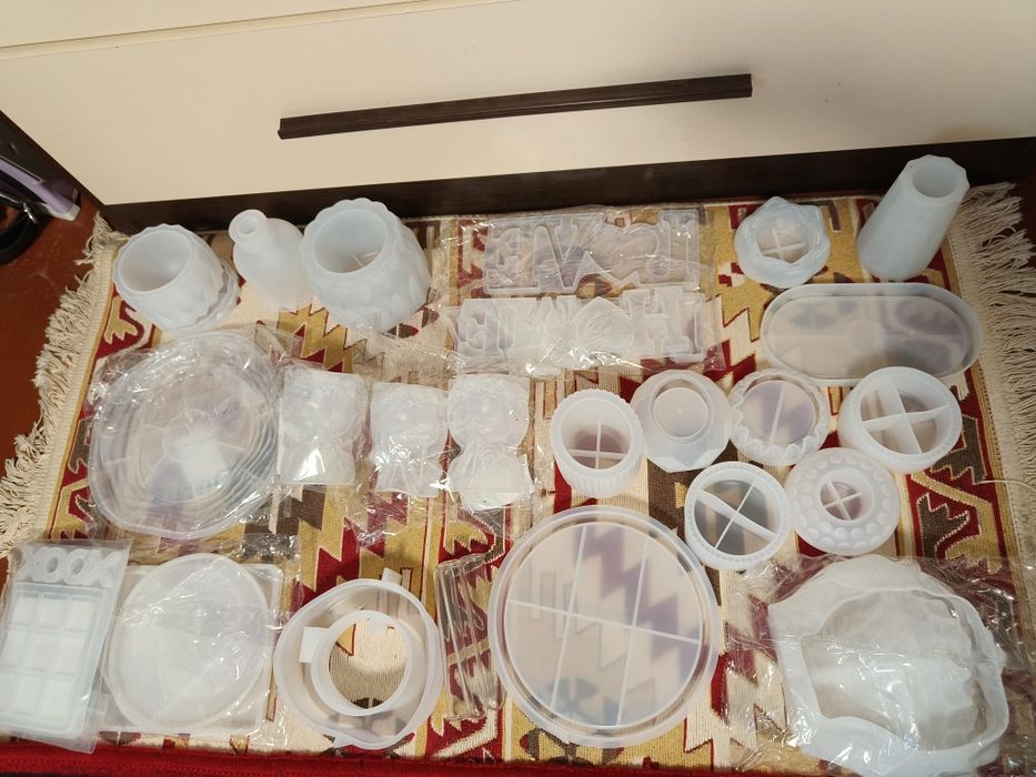 Силіконові форми, гіпс, фарбники для гіпсу