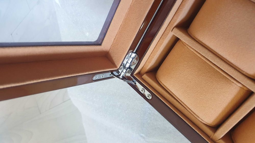 Caixa em madeira de luxo para guardar 10 relogios. Tissot, rolex