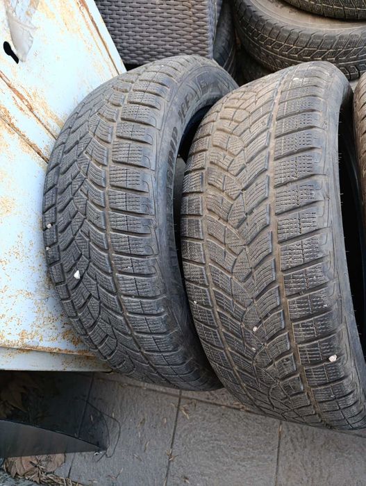 Продам комплект шин Goodyear UltraGrip 245/55 R19
