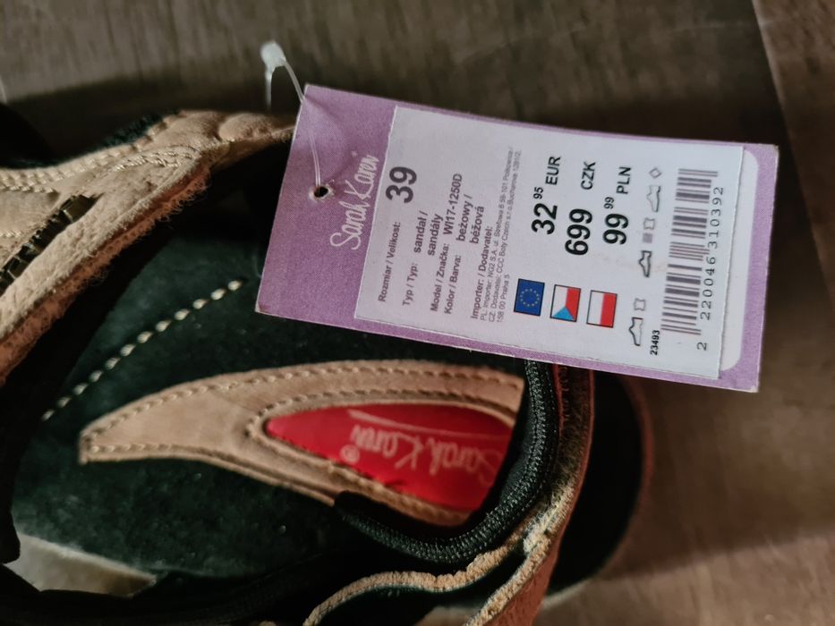 Nowe Sandały rozmiar 39