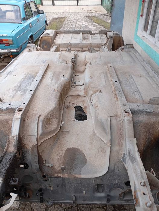 Продам кузов 2107 в рідні фарбі в гарному стані