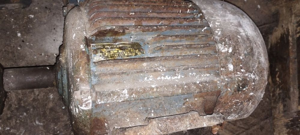 7.5кВт, один 3000об/хв,інший 1500об/хв