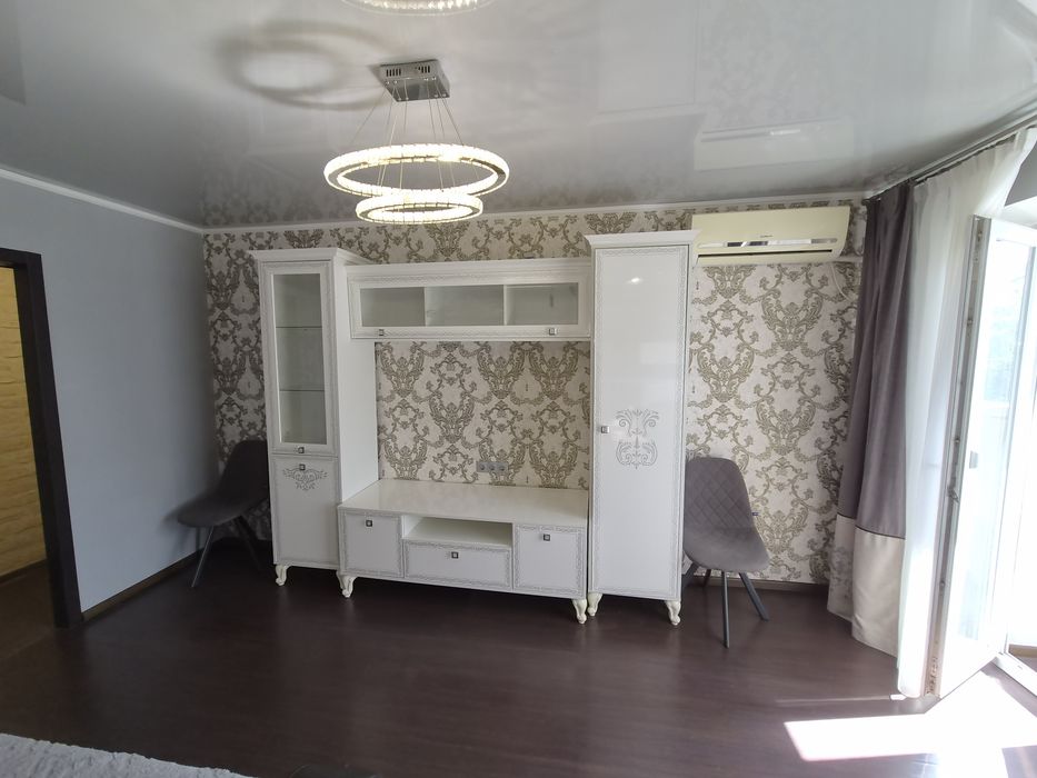 Продаж 3-х кімнатної квартири. Вулиця  Соборності 74. Парк Ювілейний.