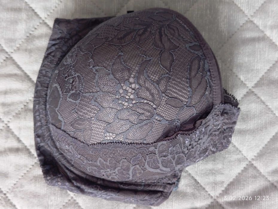 Triumph biustonosz damski 85 E