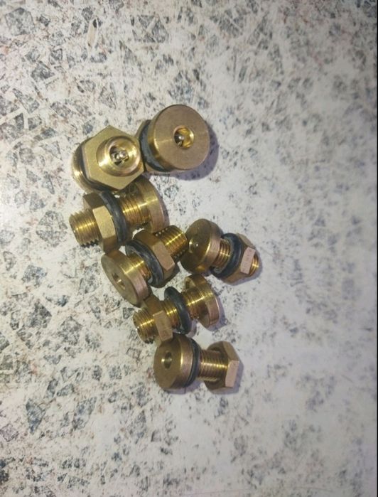 Ниппель для гидроаккумулятора и расширительного бака