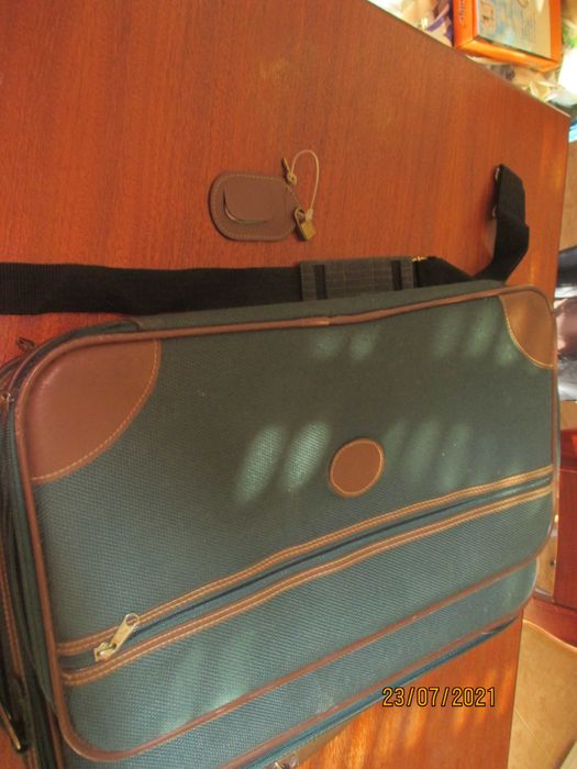 Mala CSD para levar roupa