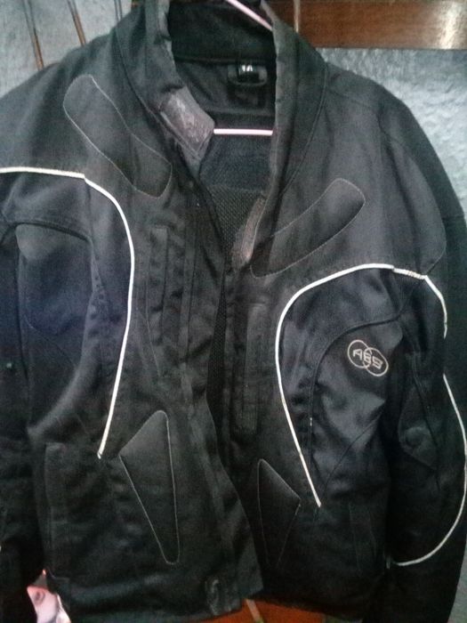 Vendo  3casacos de motard ,20eur.