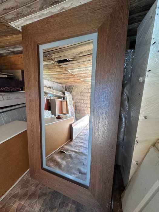 Продам зеркало с подсветкой