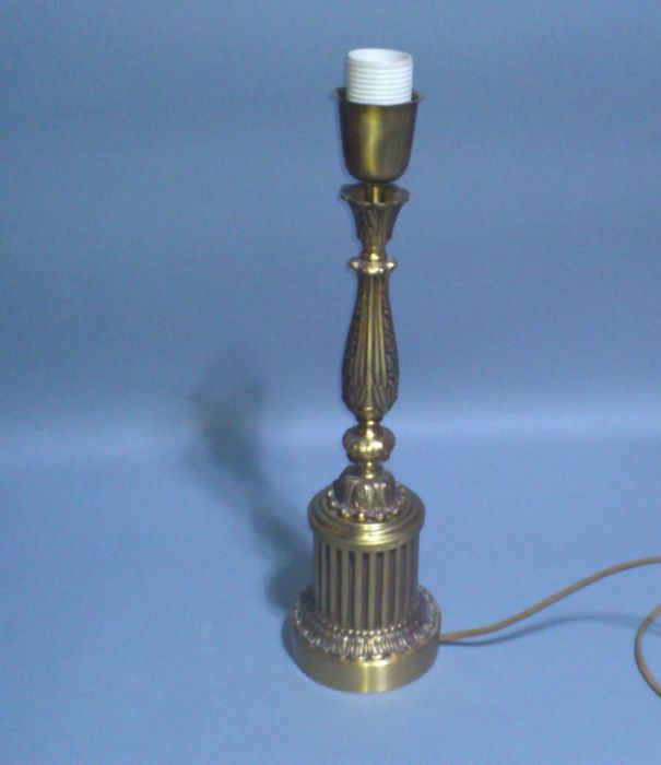 Skandynawski design lampa stołowa styl empire Einar Bäckström mosiądz