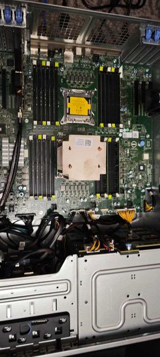 Сервер Dell PowerEdge T620 (8 x 3.5 LFF)