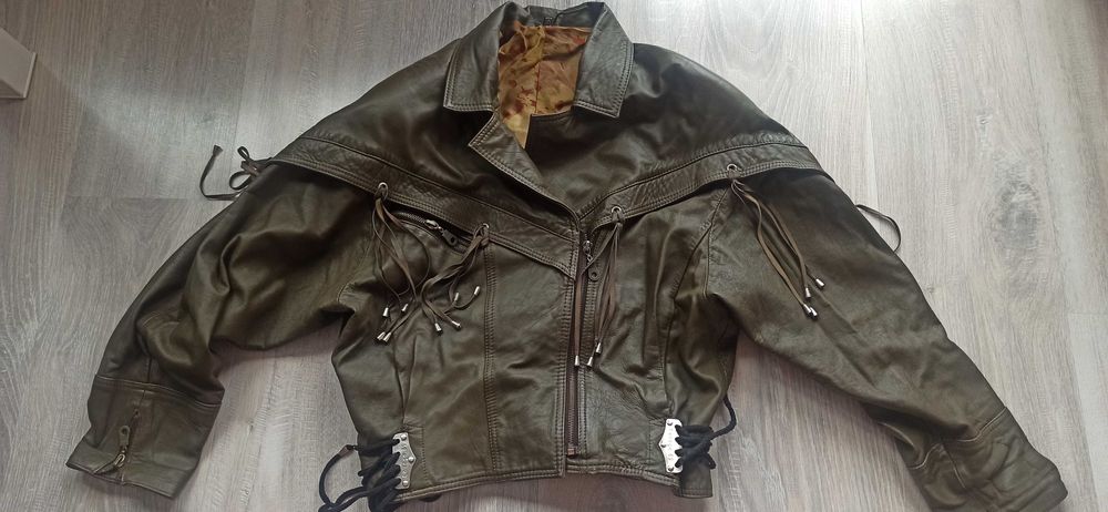 Kultowa oversizowa kurtka skórzana